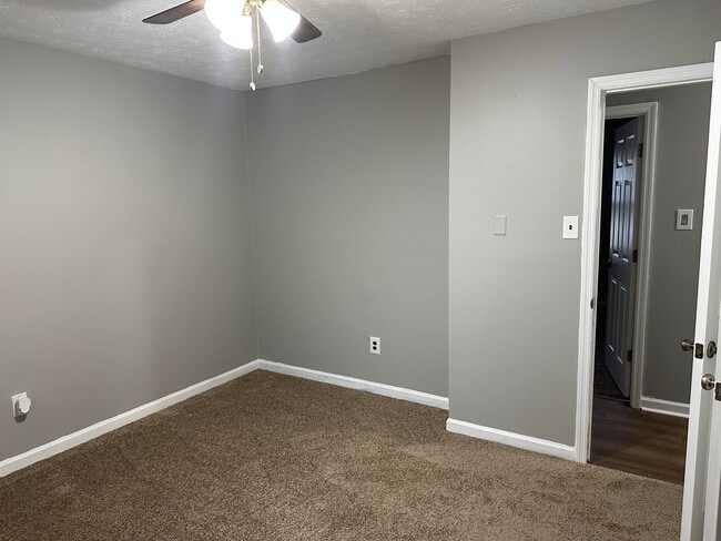 Building Photo - 3309 Kenesaw Dr