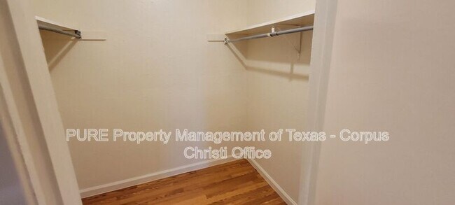 Building Photo - 2255 Lombardy Dr