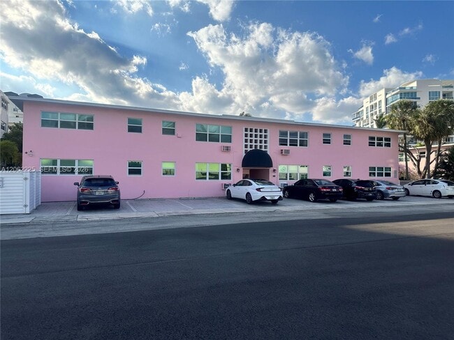 Building Photo - 700 Bayshore Dr