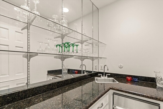 Building Photo - 4948 Post Oak Timber Dr