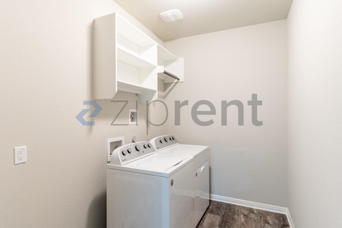 Building Photo - 1520 Homestead Farms Dr