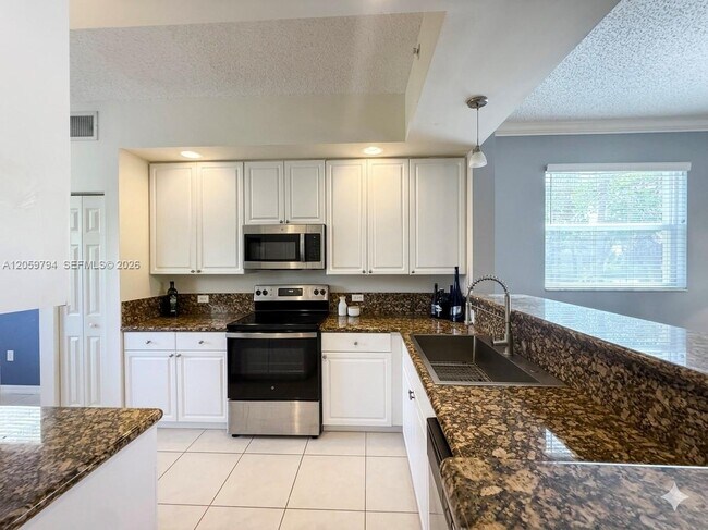 Building Photo - 26 Royal Palm Way