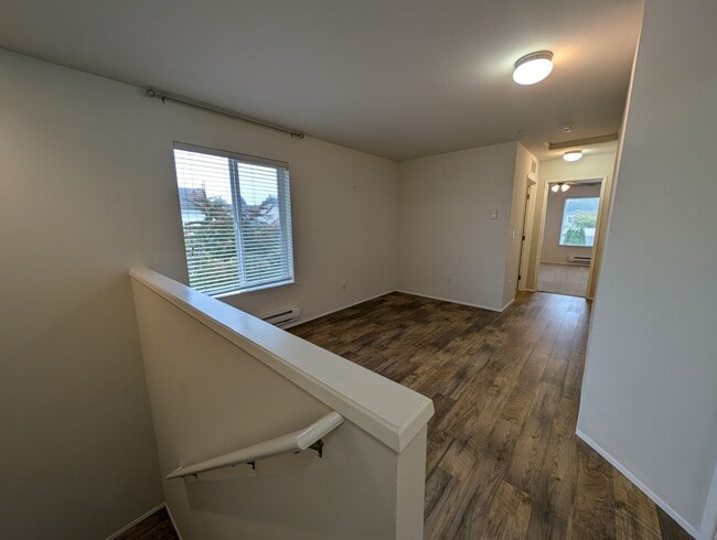 Building Photo - Corner lot 3 bed, 2.5 bath DuPont home!