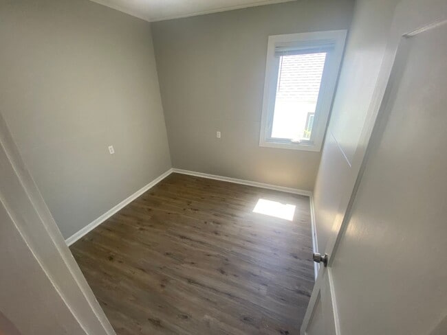 Building Photo - Renovated 2 Bed 1 Bath House