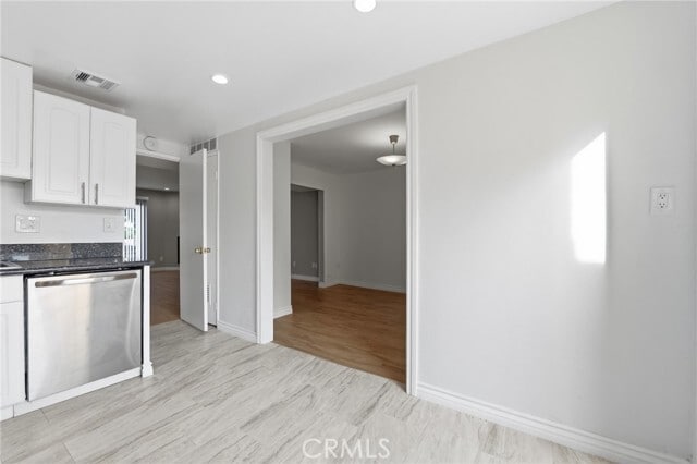 Building Photo - 8633 Balboa Blvd