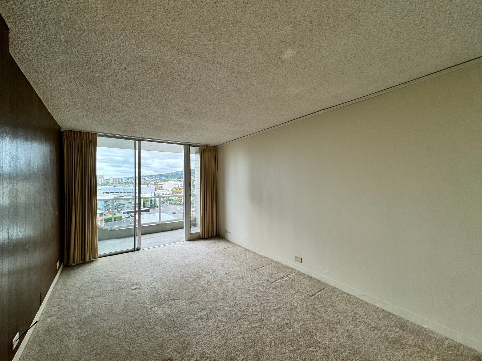 Building Photo - 2637 Kuilei St