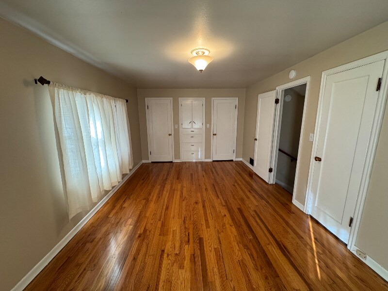 Building Photo - 825 E 35th Ave