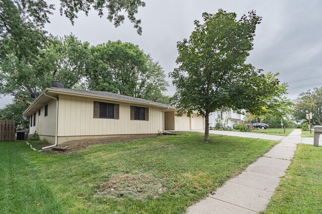 Building Photo - 13103 Lillian St