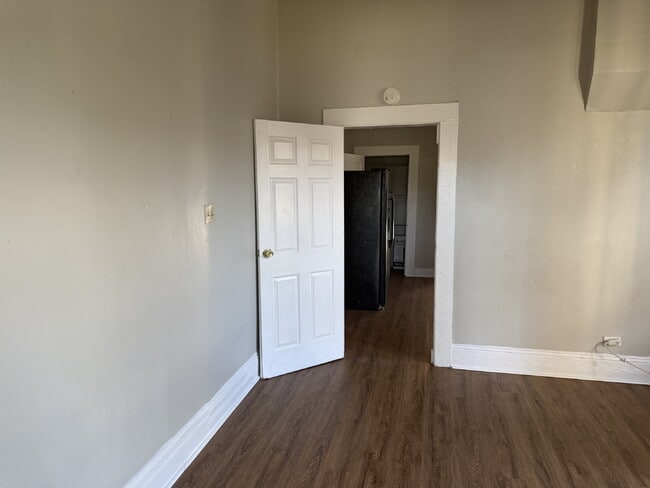 Building Photo - Downtown 1 bed/1 bath charmer!
