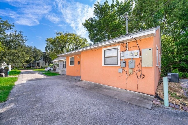 Building Photo - 118 E Muriel St