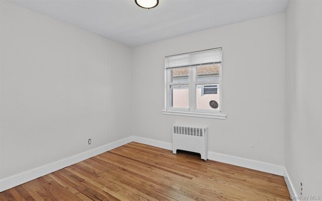 Building Photo - 517 E Broadway