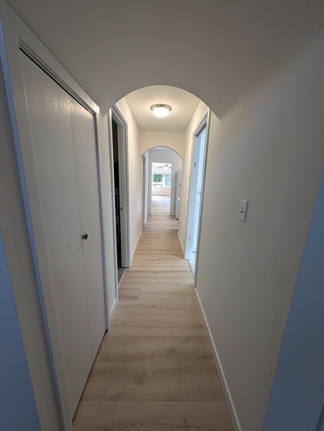 Building Photo - Charming 2 Bed Rental w Bonus Space & Loft! Available Now!
