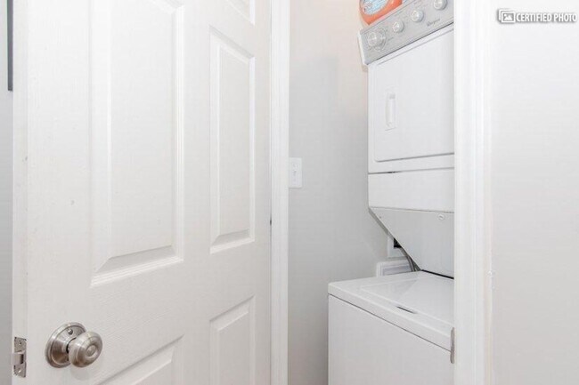 Building Photo - Charming Christiansburg Home