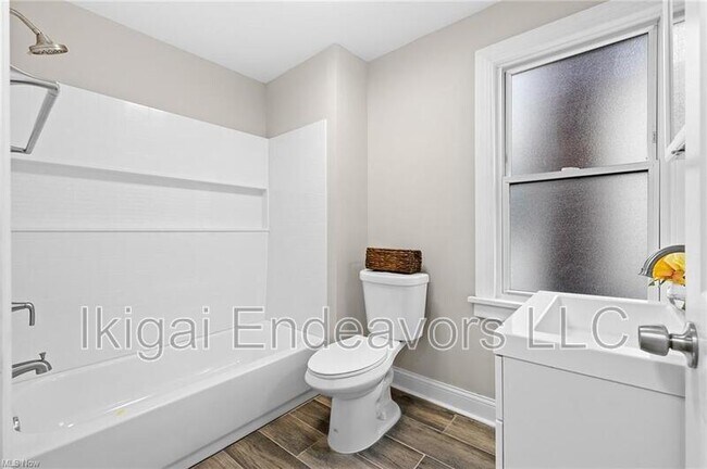 Building Photo - 3613 Cummings Rd