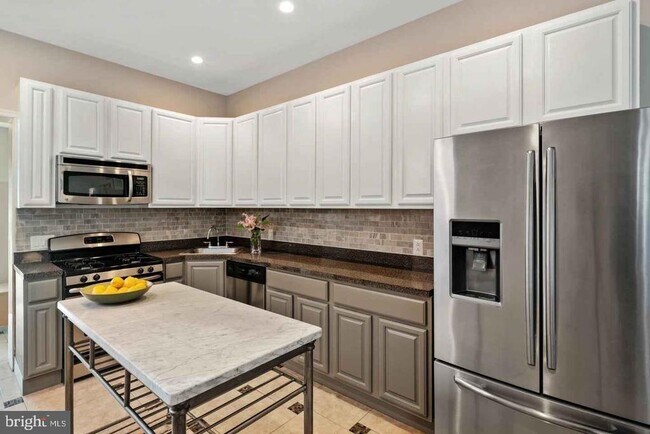 Building Photo - 1724 Morris St