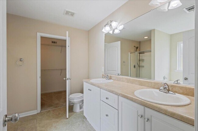 Building Photo - 2121 Grv Lndg Wy