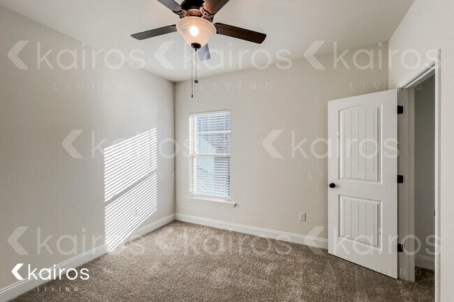 Building Photo - 21150 Chardonnay Dr