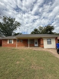 Building Photo - 3 bed, 1 & 1/2 bath home in North Norman