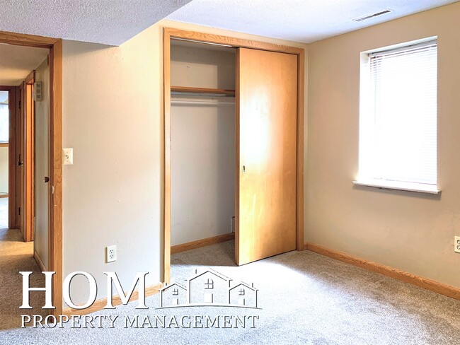 Building Photo - 108.5 Rogers St