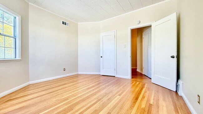 Building Photo - 1520 Leimert Blvd