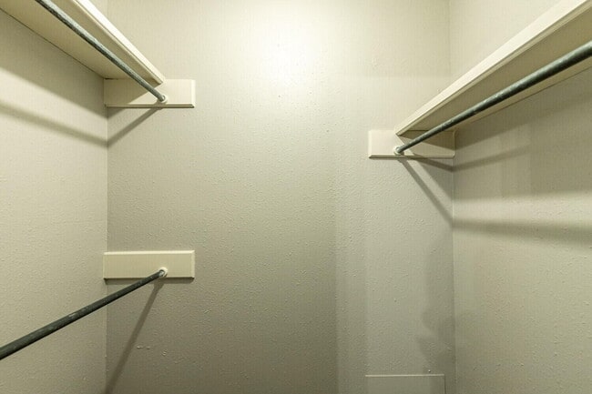 Building Photo - 7005 Geneva Ave