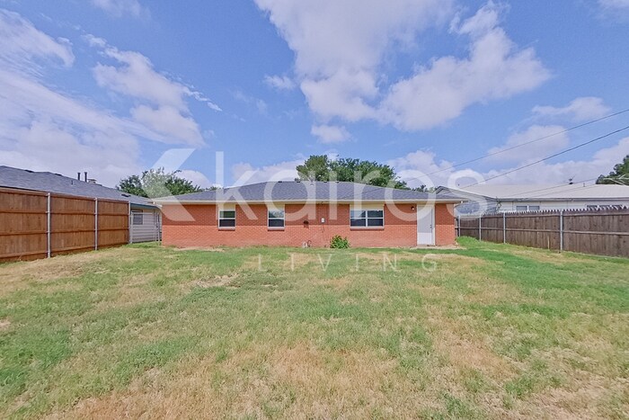 Building Photo - 5129 Leland Dr