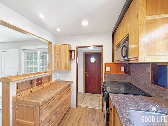 Building Photo - Beautiful 2BD/1BA W/ In-Unit Laundry, Private Pool, and Large Backyard in Linda Vista!