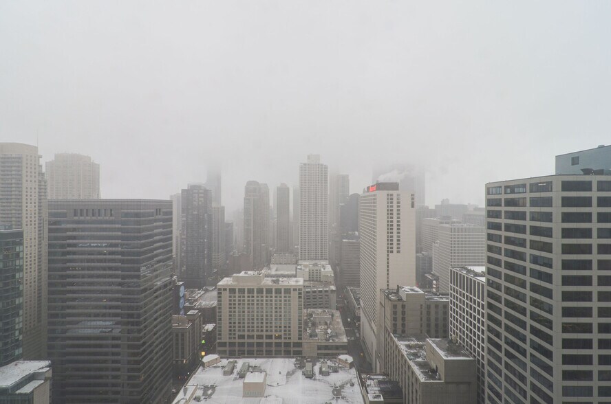 Building Photo - 405 N WABASH Ave