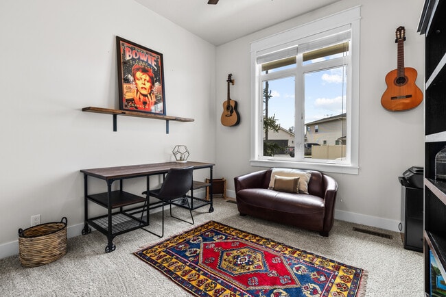 Building Photo - 3340 W Lassen Dr