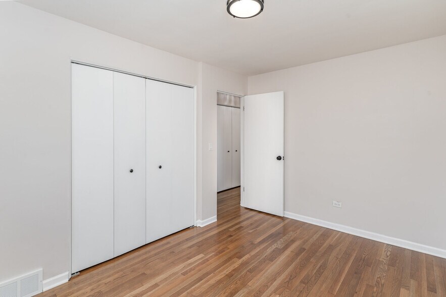 Building Photo - 9356 S Union Ave