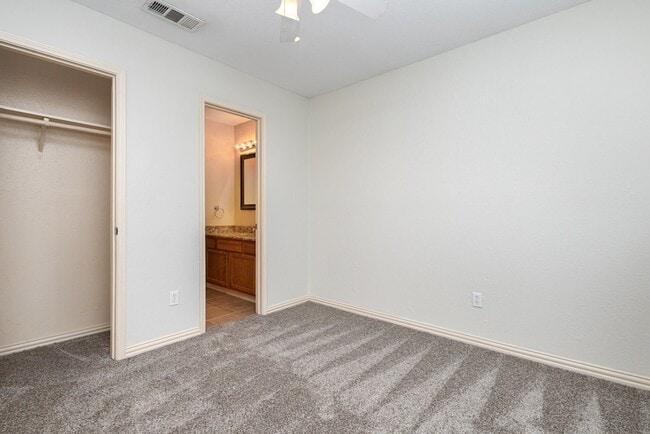 Building Photo - 1521 Wheatfield Ct