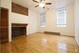 Building Photo - Beautiful 1 BR w/ Decorative Fireplace & M...