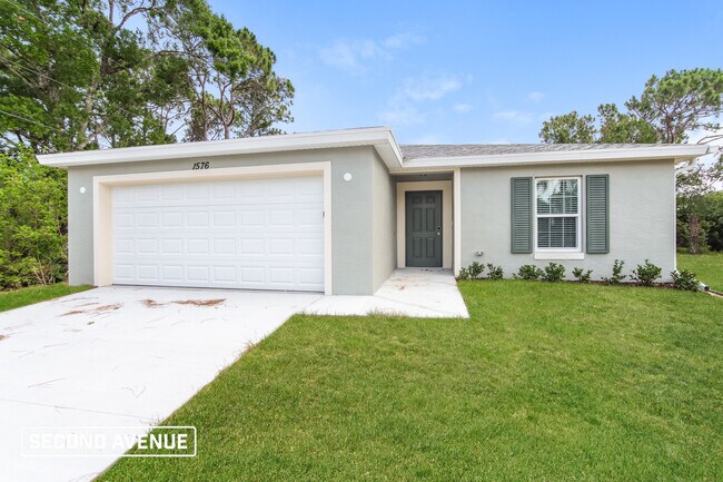 Building Photo - 1576 Summit Rd