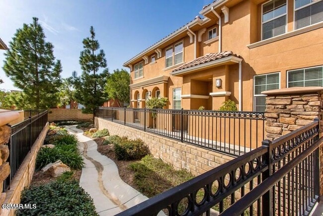 Building Photo - 1654 Heywood St