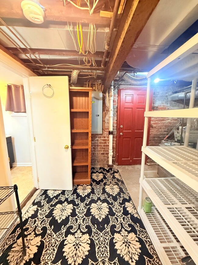 Building Photo - Eckington 3 Bedroom/ 2 Bath TH convenient to Metro  & Howard U