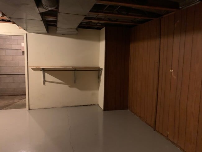 Building Photo - 217 Eisenhower Dr