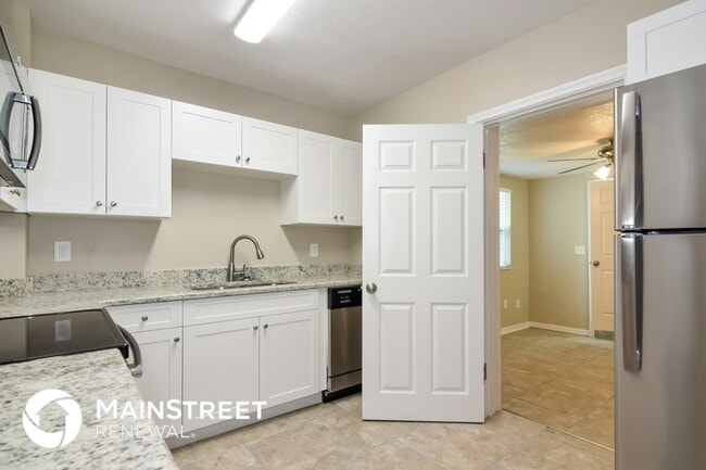 Building Photo - 3409 W Paxton Ave