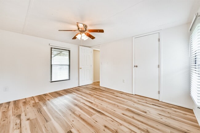 Building Photo - 1749 Max Rd