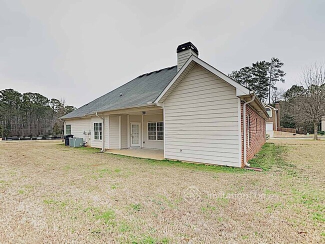 Building Photo - 201 Long Needle Dr