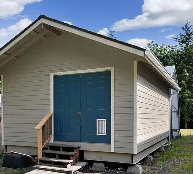 Building Photo - Beautiful house in Maple View Meadows.