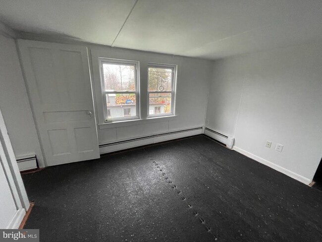 Building Photo - 925 Watson Rd