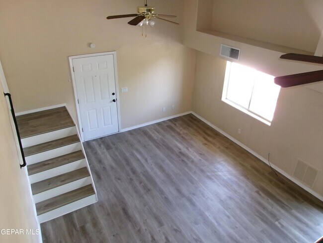 Building Photo - 6262 Escondido Dr