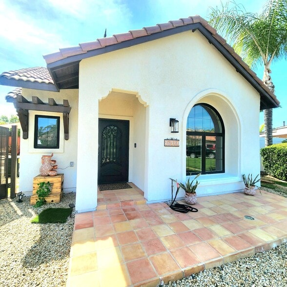 Building Photo - 26371 Helene Dr