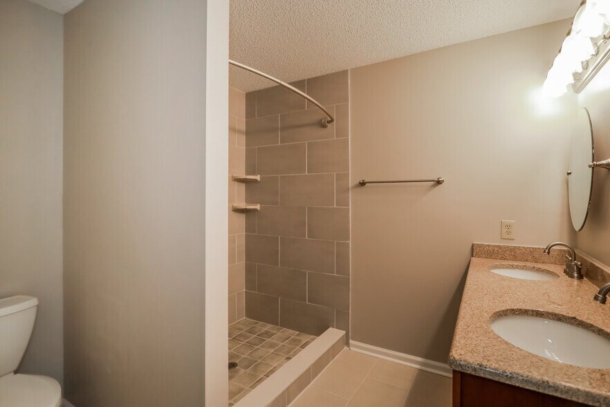 Building Photo - 588 Staffordshire Dr