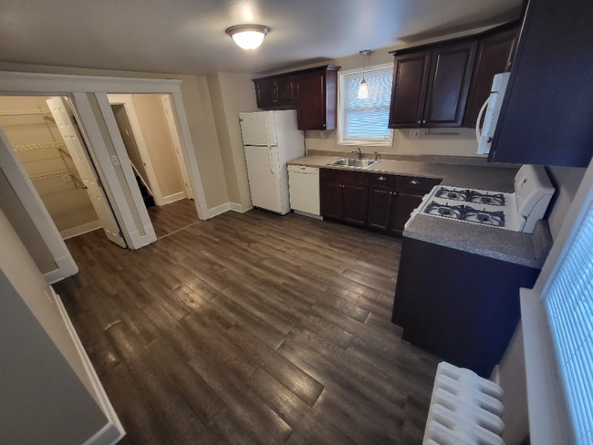 Building Photo - 254 Woodbridge Ave