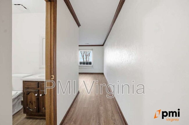 Building Photo - 705 Mill Landing Rd