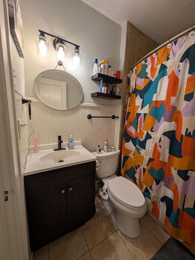 Building Photo - Charming 3BR in Victory Memorial with Fenced Yard & Garage