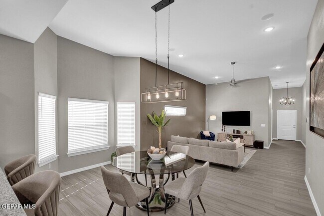 Building Photo - 15340 Resolve Dr
