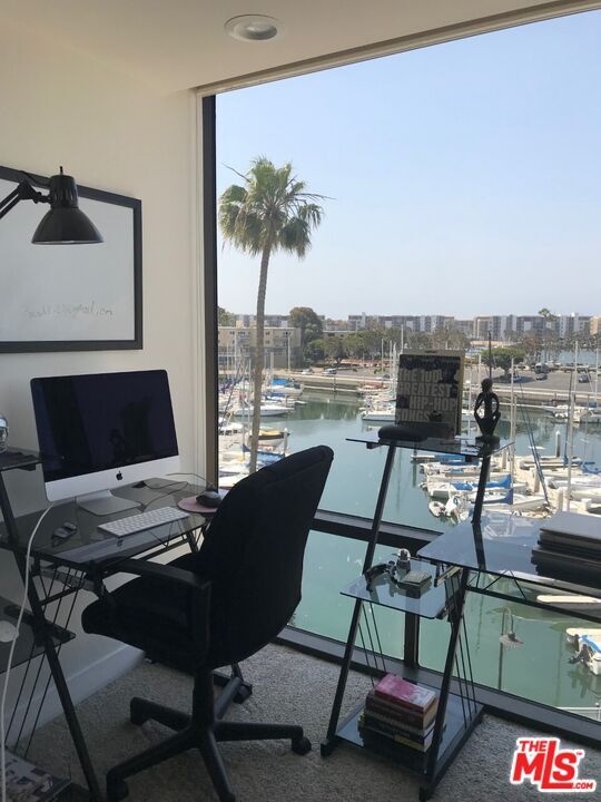 Building Photo - 4267 Marina City Dr