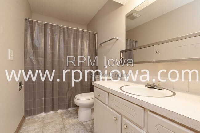 Building Photo - 3424 SW 42nd St